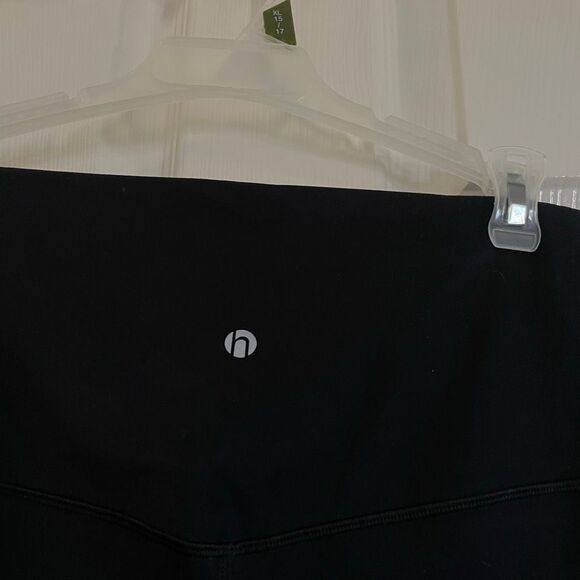 HeyNuts Large Pro Biker Shorts High Waisted with Pockets - Picture 5 of 6